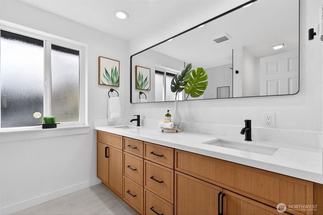 11819 Shore View Drive SW, Olympia, WA 98512