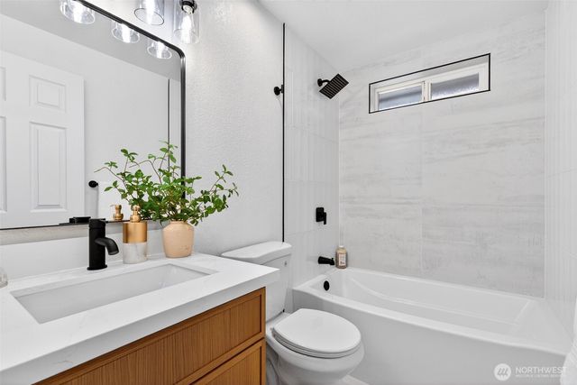 11819 Shore View Drive SW, Olympia, WA 98512