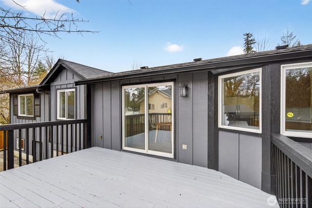 11819 Shore View Drive SW, Olympia, WA 98512