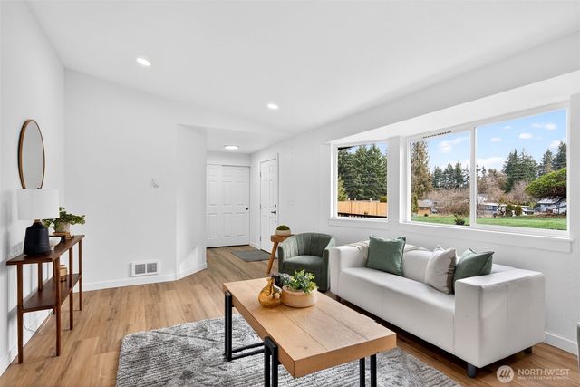 11819 Shore View Drive SW, Olympia, WA 98512