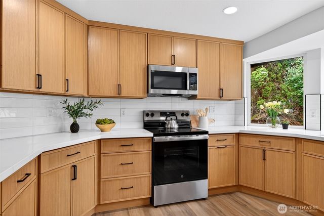 11819 Shore View Drive SW, Olympia, WA 98512