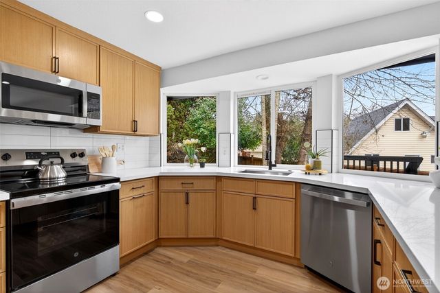 11819 Shore View Drive SW, Olympia, WA 98512