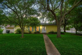 127 Marlin Avenue, Galveston, TX 77550