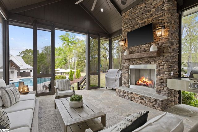 224 Hillside Church Road, Fountain Inn, SC 29644