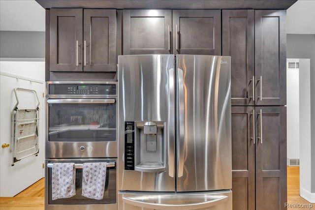 4620 Midland Avenue, Waterford Charter Township, MI 48329