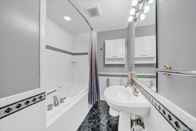 4620 Midland Avenue, Waterford Charter Township, MI 48329