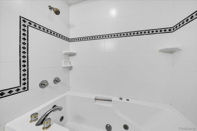 4620 Midland Avenue, Waterford Charter Township, MI 48329