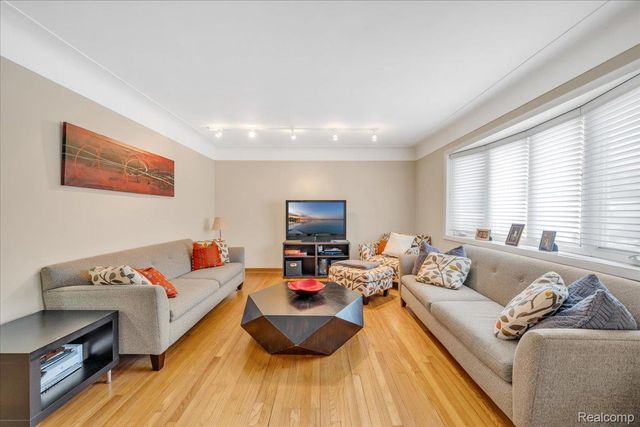 4620 Midland Avenue, Waterford Charter Township, MI 48329