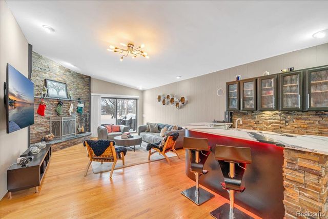 4620 Midland Avenue, Waterford Charter Township, MI 48329