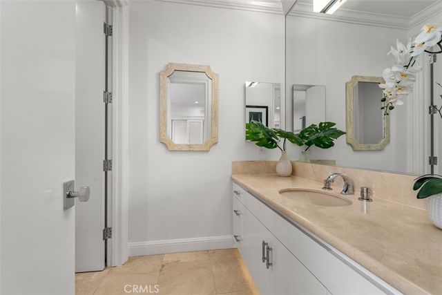 215 Poppy Avenue, Corona Del Mar, CA 92625