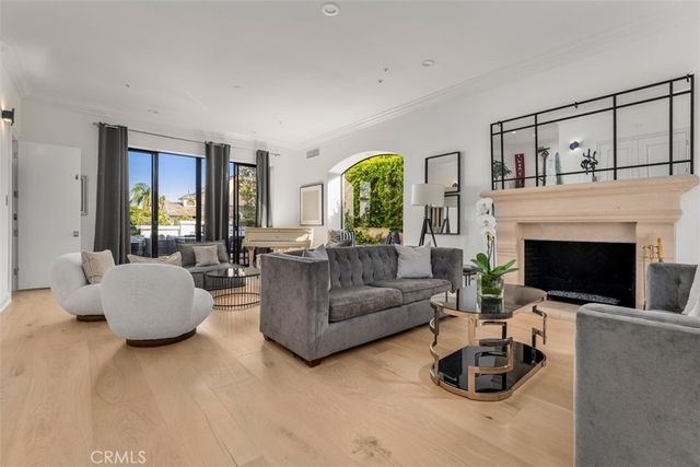 215 Poppy Avenue, Corona Del Mar, CA 92625