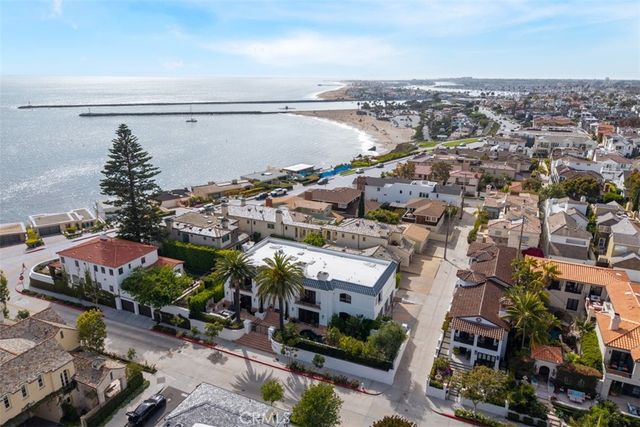 215 Poppy Avenue, Corona Del Mar, CA 92625