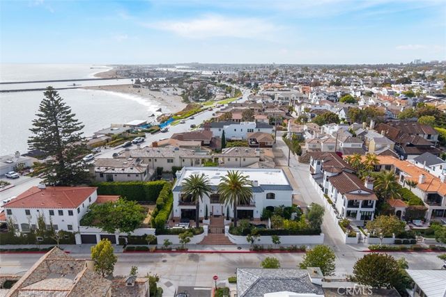 215 Poppy Avenue, Corona Del Mar, CA 92625