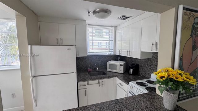 865 Collins Ave 210, Miami Beach, FL 33139