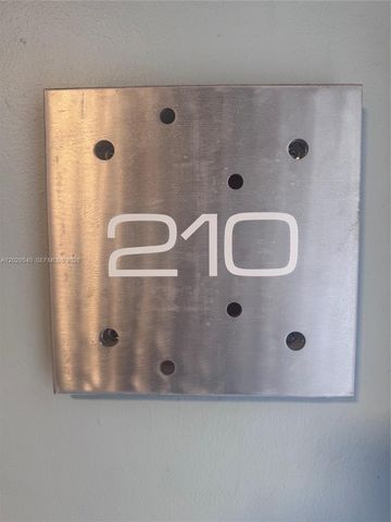 865 Collins Ave 210, Miami Beach, FL 33139
