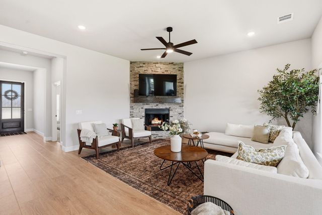 5414 Rowlan Row, Midlothian, TX 76065