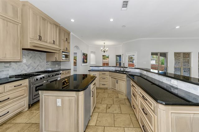 1313 Mildred Lane, Benbrook, TX 76126