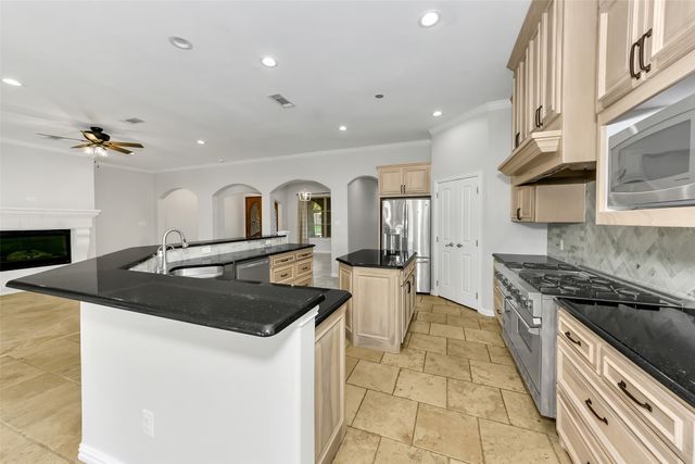 1313 Mildred Lane, Benbrook, TX 76126