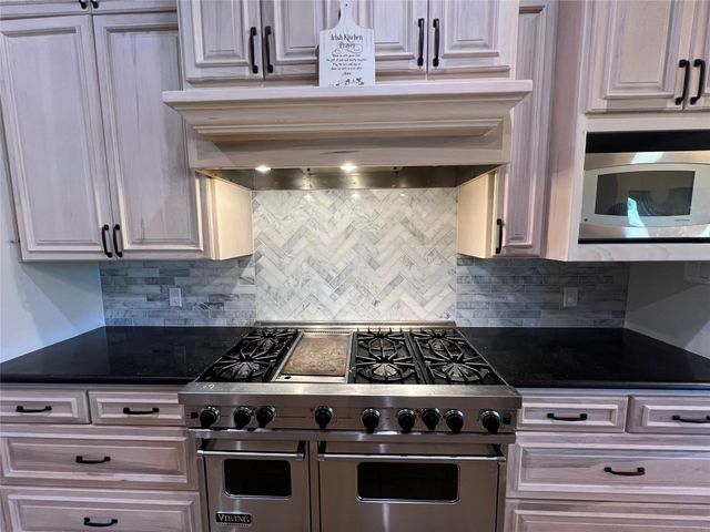 1313 Mildred Lane, Benbrook, TX 76126