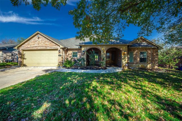 1313 Mildred Lane, Benbrook, TX 76126