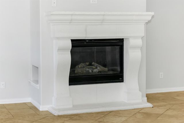 1313 Mildred Lane, Benbrook, TX 76126