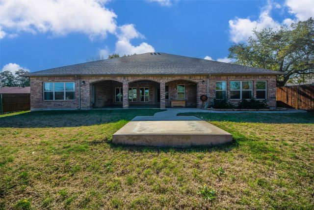 1313 Mildred Lane, Benbrook, TX 76126