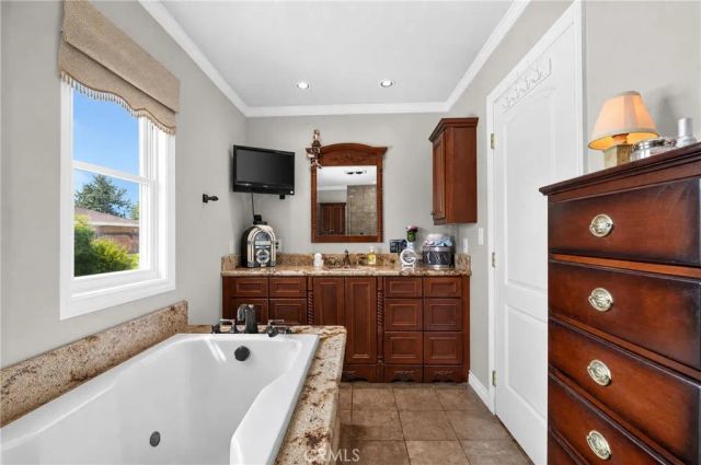 402 S San Mateo Street, Redlands, CA 92373