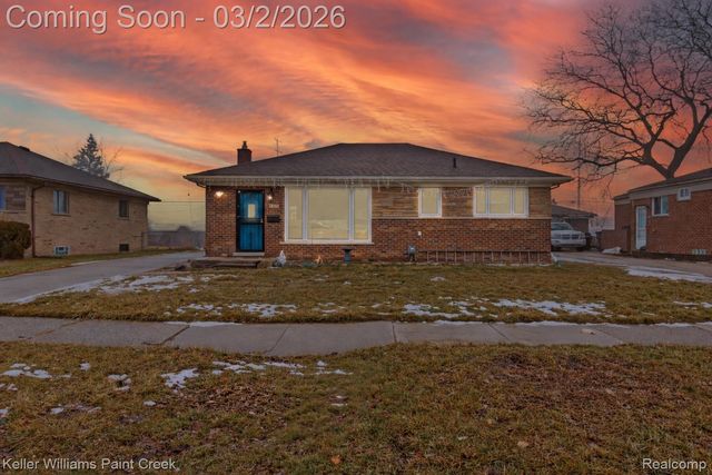 35400 Weideman Street, Clinton Charter Township, MI 48035