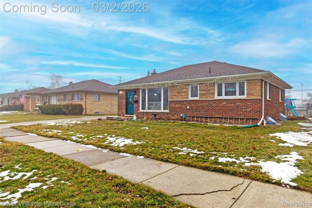 35400 Weideman Street, Clinton Charter Township, MI 48035