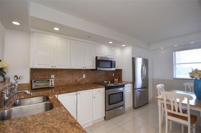 1012 N Ocean Boulevard 204, Pompano Beach, FL 33062