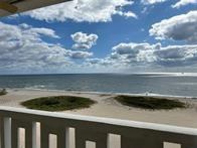 1012 N Ocean Boulevard 204, Pompano Beach, FL 33062