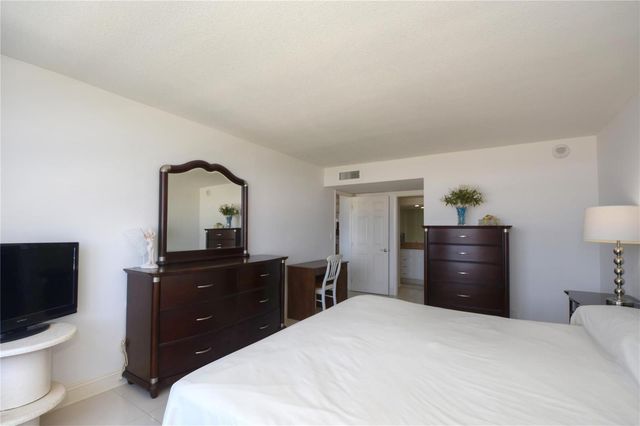 1012 N Ocean Boulevard 204, Pompano Beach, FL 33062