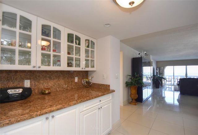 1012 N Ocean Boulevard 204, Pompano Beach, FL 33062