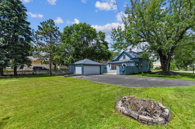 306 6th Avenue W, Shakopee, MN 55379