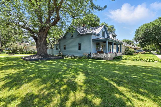 306 6th Avenue W, Shakopee, MN 55379