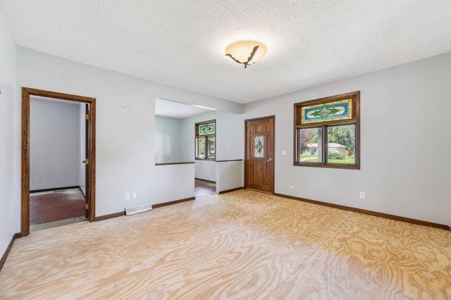 306 6th Avenue W, Shakopee, MN 55379