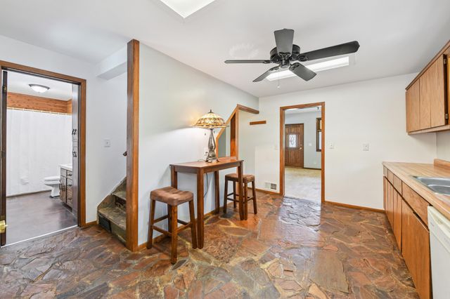 306 6th Avenue W, Shakopee, MN 55379