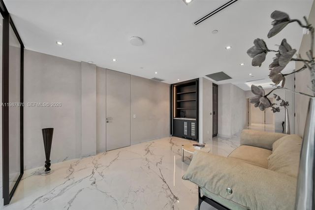2711 S Ocean Dr 3905, Hollywood, FL 33019
