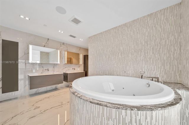 2711 S Ocean Dr 3905, Hollywood, FL 33019