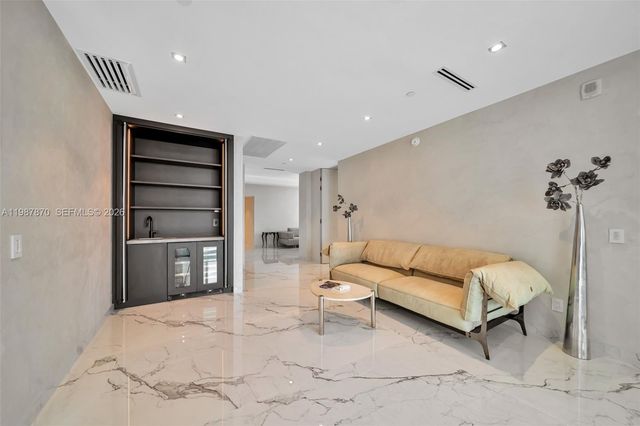 2711 S Ocean Dr 3905, Hollywood, FL 33019