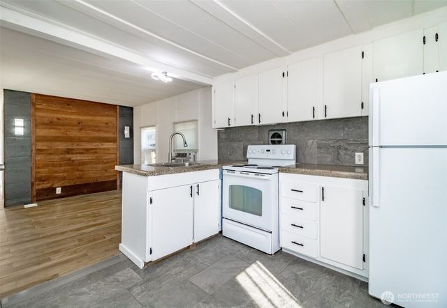 10900 Kuhlman Road SE #24, Olympia, WA 98513