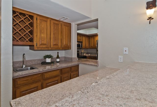 7450 Holly Hill 116, Dallas, TX 75231