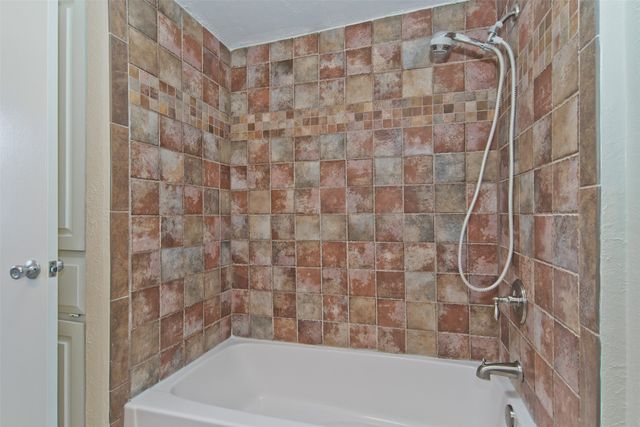 7450 Holly Hill 116, Dallas, TX 75231