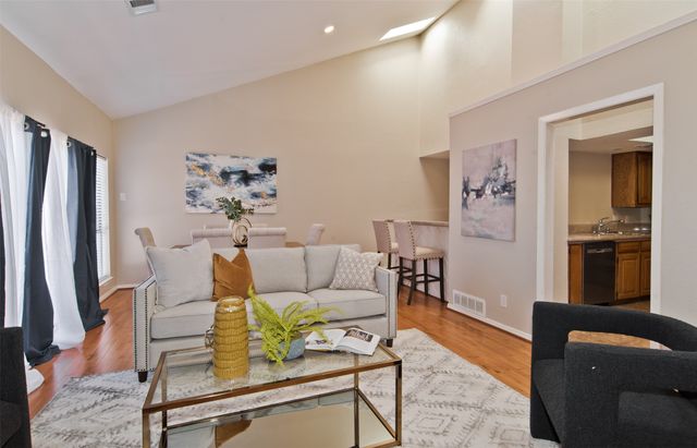 7450 Holly Hill 116, Dallas, TX 75231