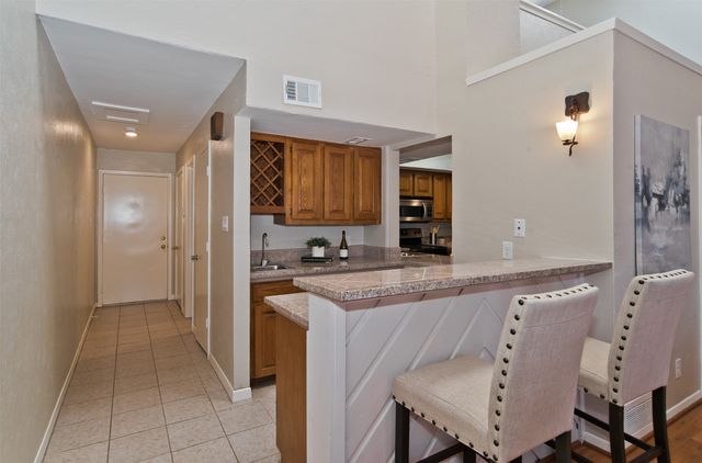 7450 Holly Hill 116, Dallas, TX 75231