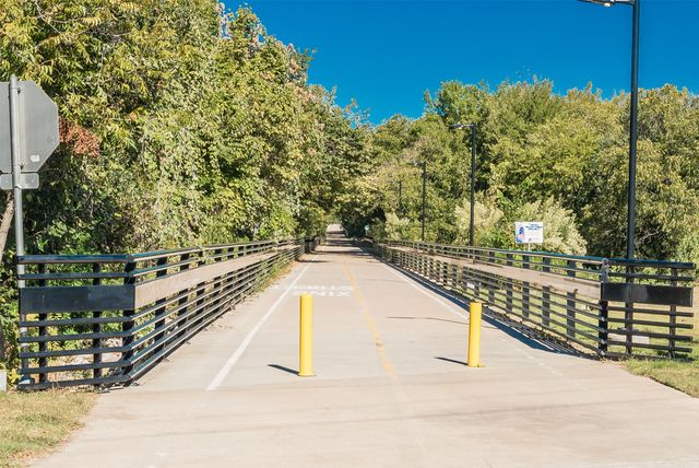 7450 Holly Hill 116, Dallas, TX 75231