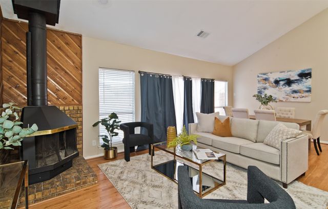 7450 Holly Hill 116, Dallas, TX 75231