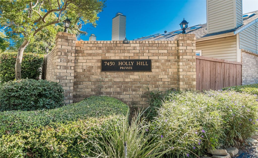 7450 Holly Hill 116, Dallas, TX 75231
