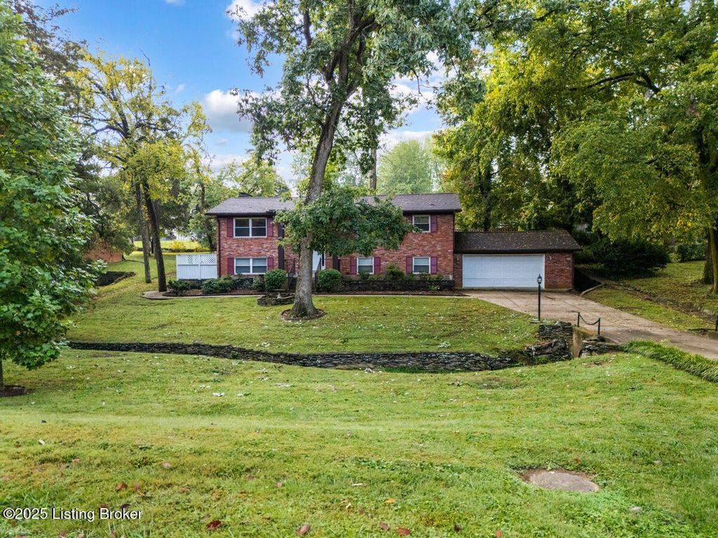 5203 Cool Brook Rd, Louisville, KY 40291