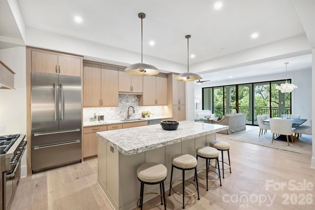 409 Queens Road 301, Charlotte, NC 28207